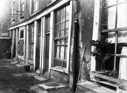 krotwoningen bji de Oude Looiersstraat krotwoningen bji de Oude Looiersstraat